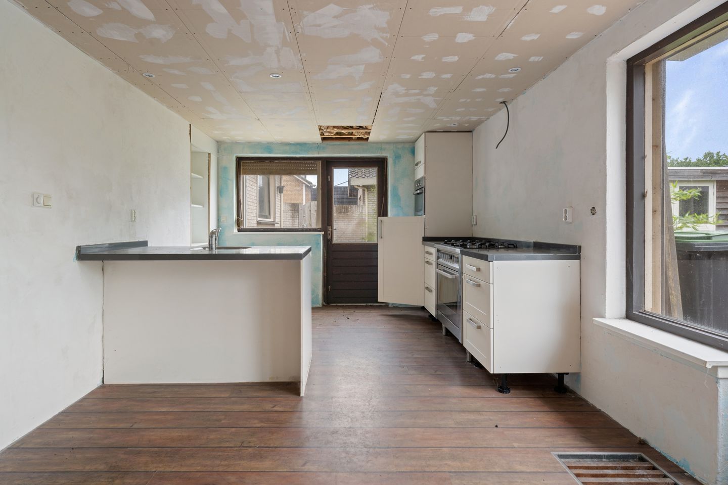 Foto 19 van van den Houtestraat 4