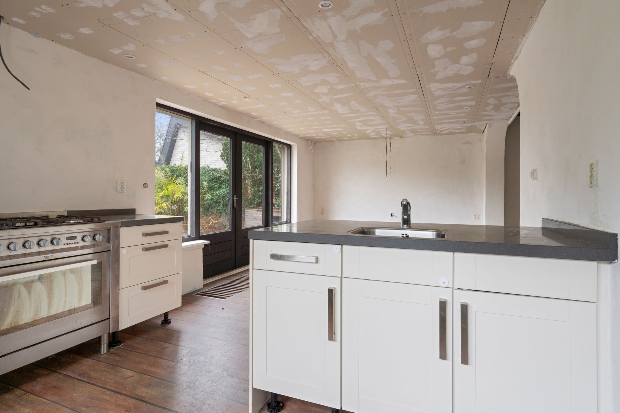 Foto 21 van van den Houtestraat 4