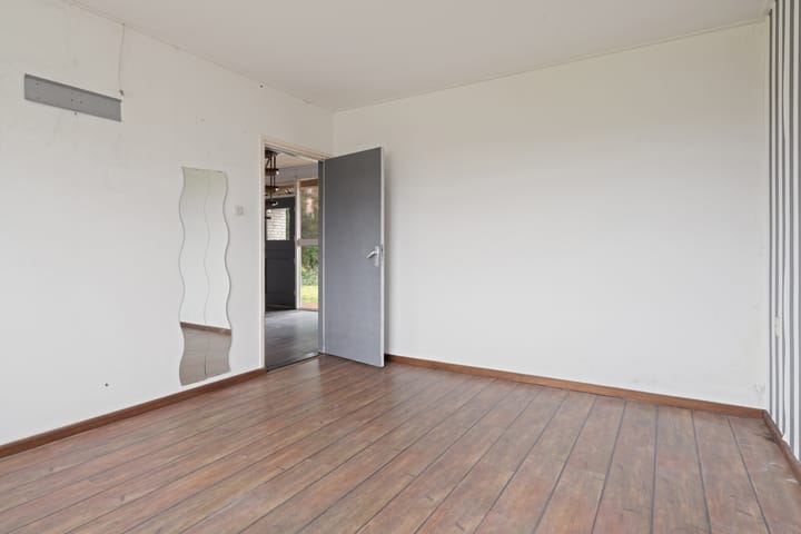 Foto 27 van van den Houtestraat 4