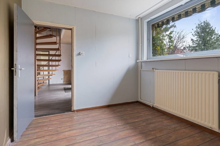 Foto 29 van van den Houtestraat 4