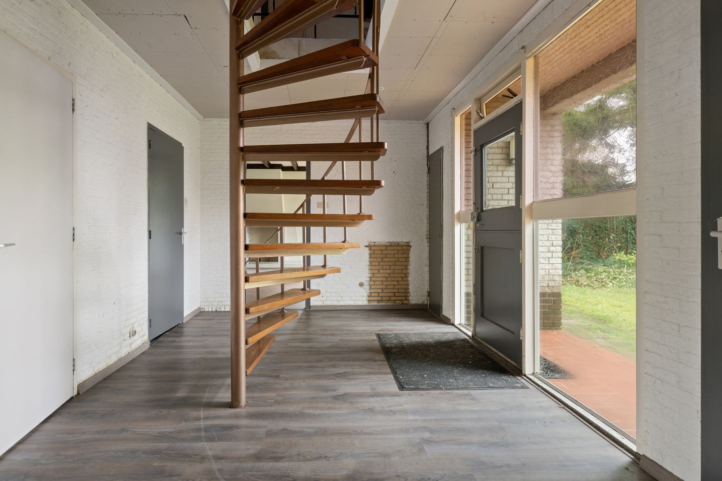 Foto 34 van van den Houtestraat 4