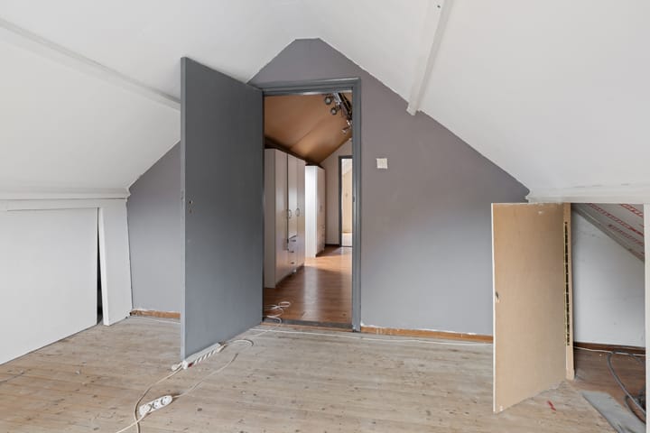 Foto 42 van van den Houtestraat 4