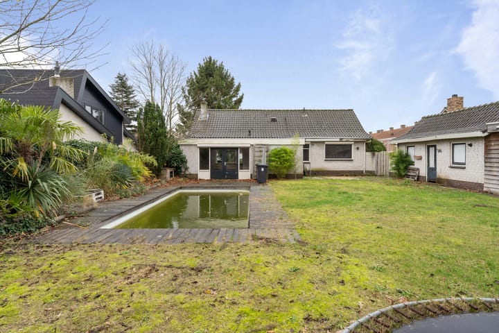 Foto 47 van van den Houtestraat 4