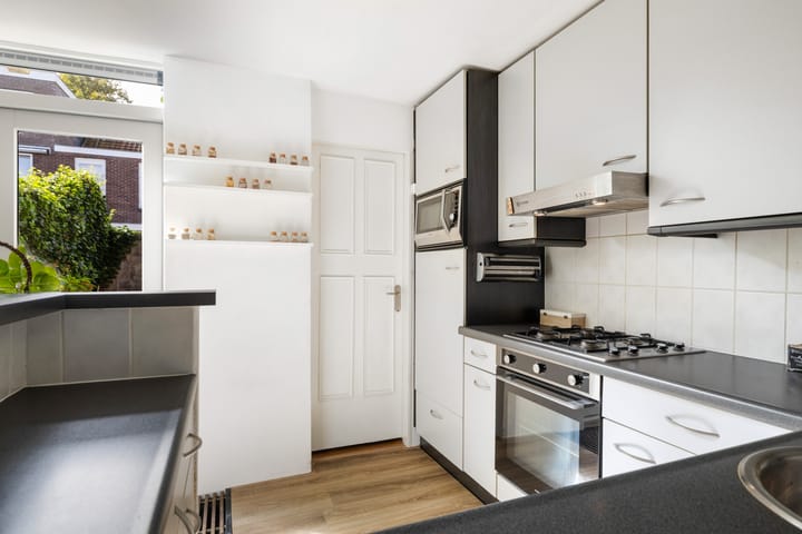 Foto 11 van Adelboldstraat 52