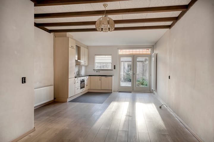 Photo 12 of Buys Ballotstraat 56