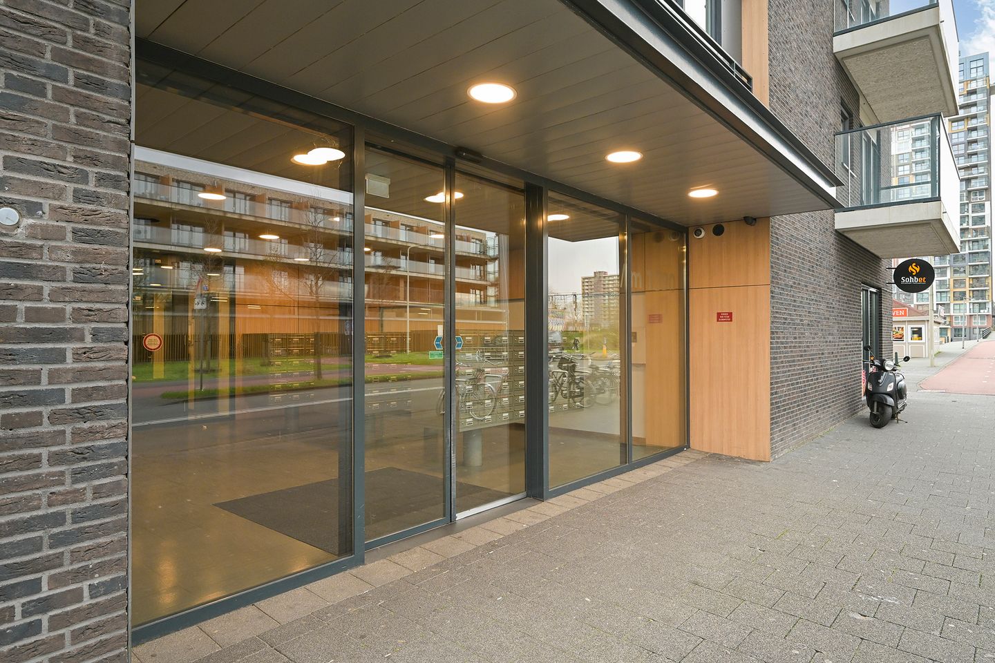 Bekijk foto 4 van Waldorpstraat 1390