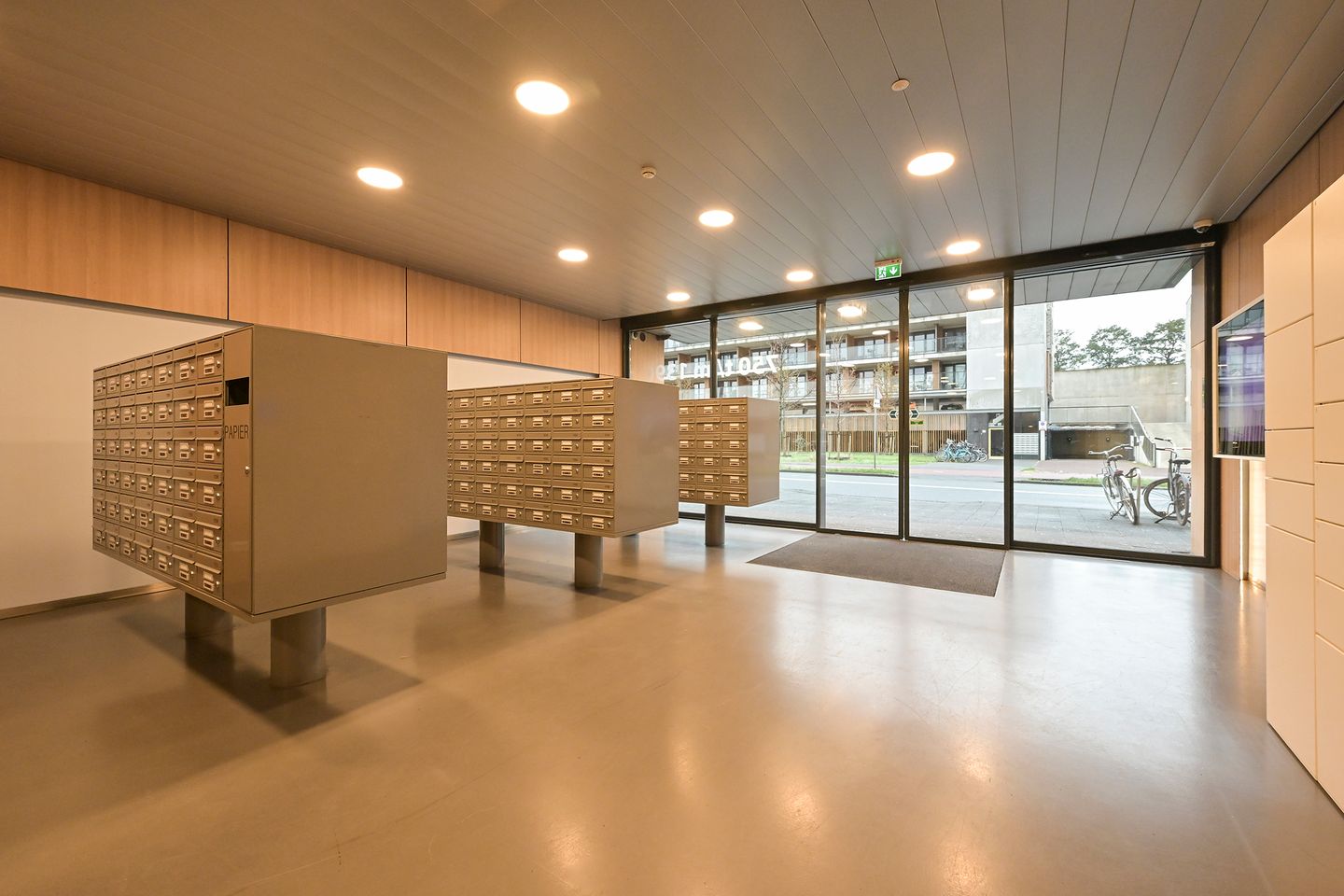 View photo 5 of Waldorpstraat 1390