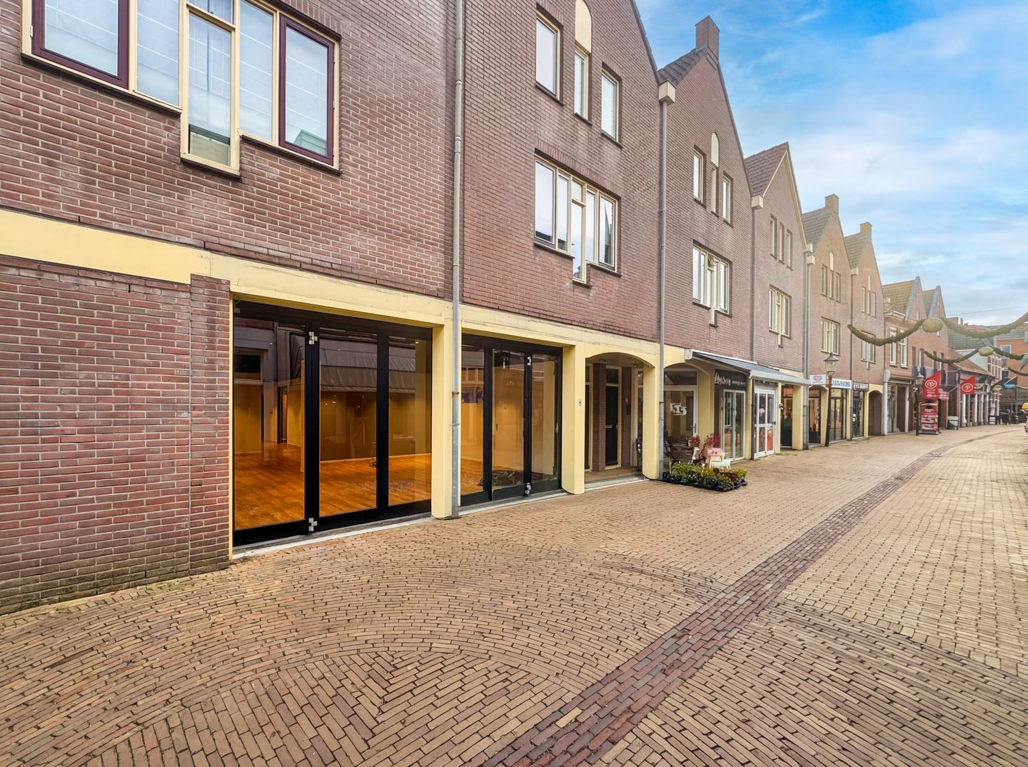 View photo 2 of Molenstraat 46