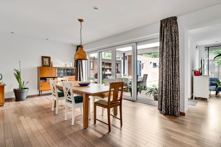 Photo 10 of Bertiliastraat 2-A