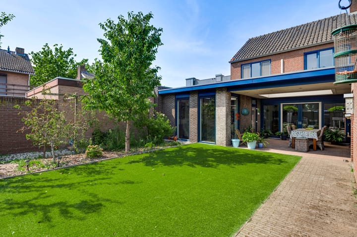 Photo 33 of Bertiliastraat 2-A