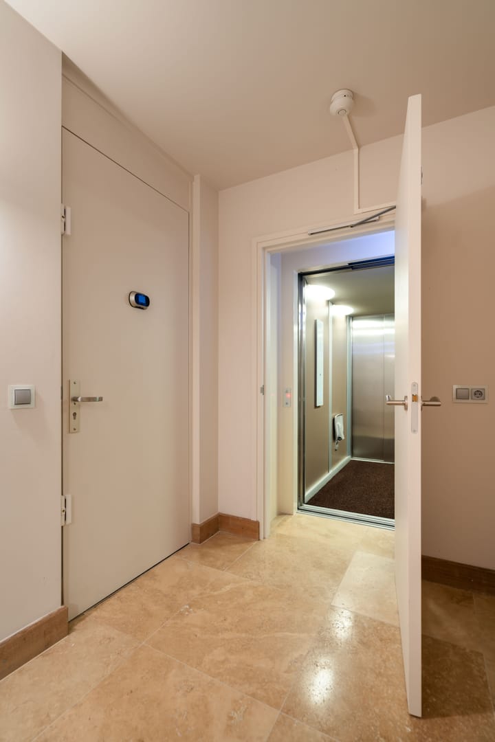 Photo 8 of Geenestraat 4-C1