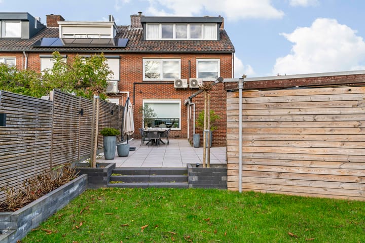 Photo 3 of Planeetstraat 1