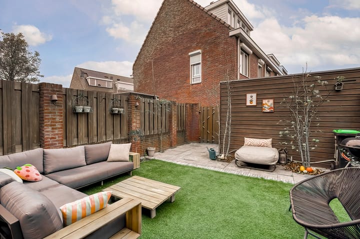 Photo 35 of Graslelie 49