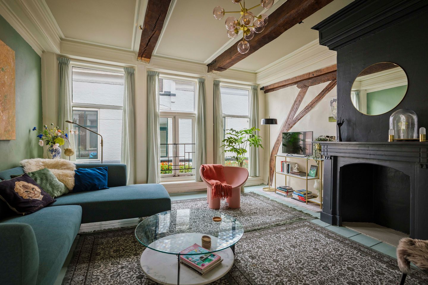 View photo 2 of Vleeshouwerstraat 11