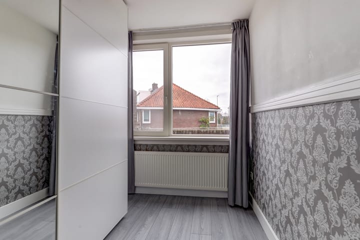 Photo 21 of J.P. Heyestraat 4