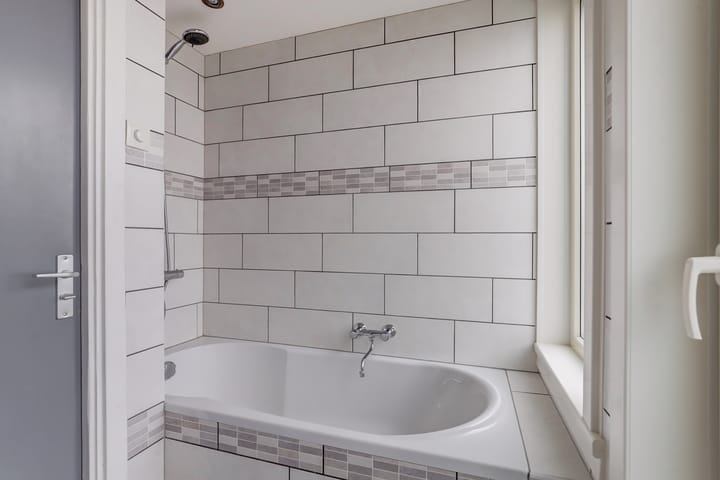 Photo 24 of J.P. Heyestraat 4