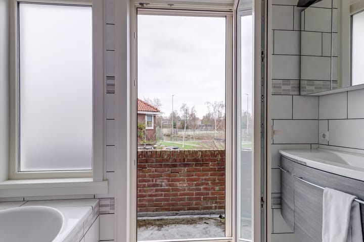 Photo 27 of J.P. Heyestraat 4