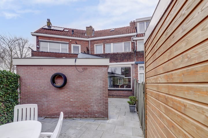 Photo 36 of J.P. Heyestraat 4