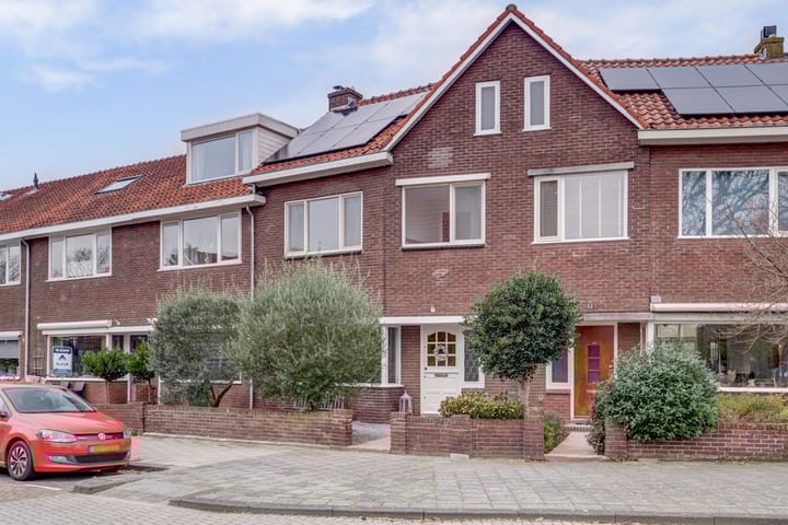 Photo 38 of J.P. Heyestraat 4