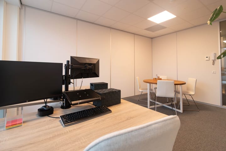 Stationsstraat 1-m, Roelofarendsveen