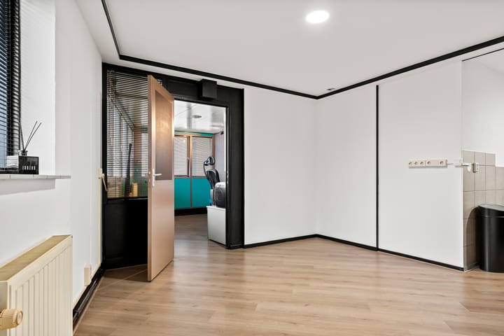 Photo 3 of Waterloweg 30-1