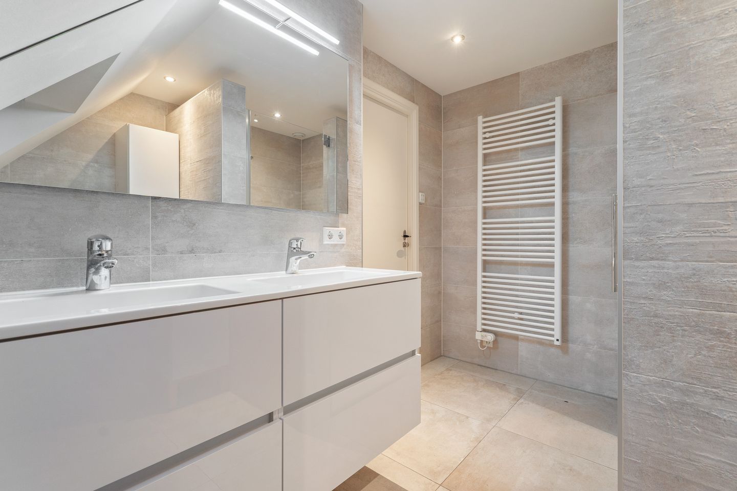 Foto 25 van St. Annastraat 275