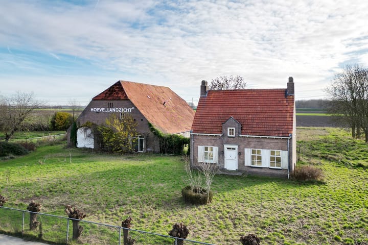 Photo 2 of Bisschop Hopmansstraat 36