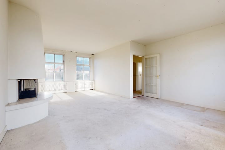 Photo 15 of Bisschop Hopmansstraat 36