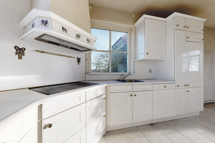 Photo 26 of Bisschop Hopmansstraat 36