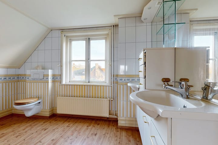 Photo 41 of Bisschop Hopmansstraat 36