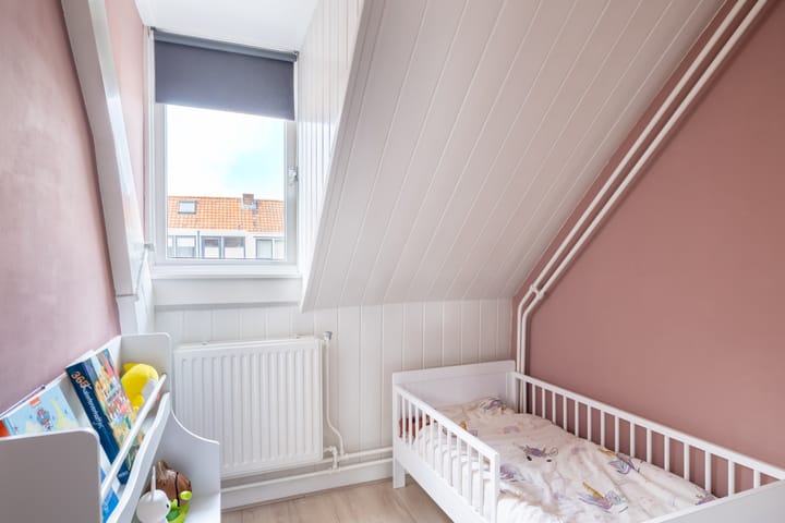 Photo 21 of Julianastraat 12