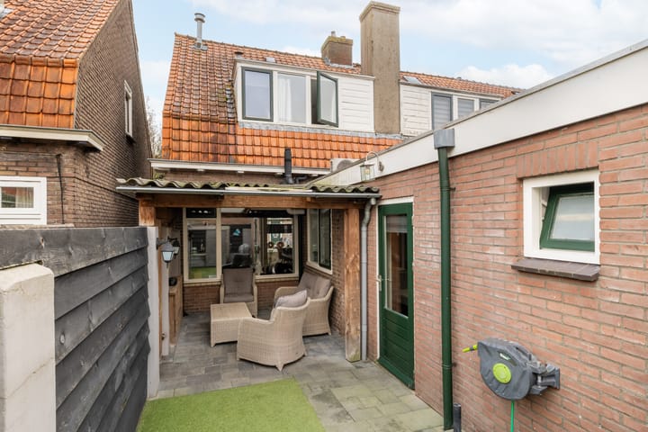 Photo 27 of Julianastraat 12