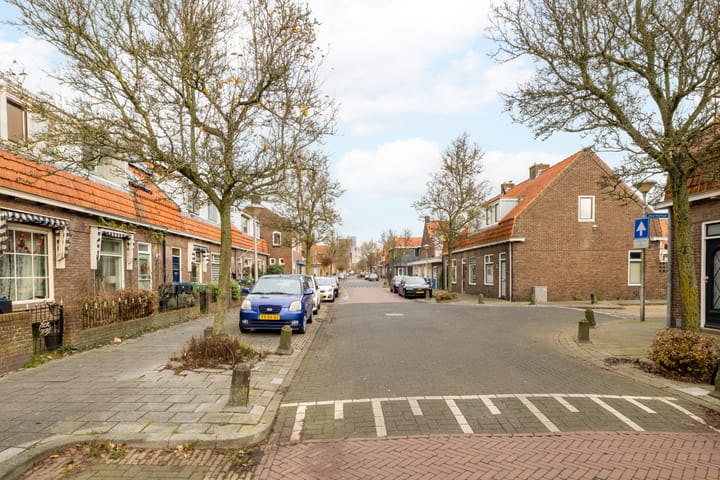 Photo 34 of Julianastraat 12