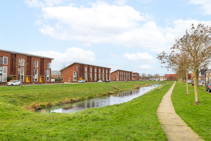 Photo 35 of Julianastraat 12