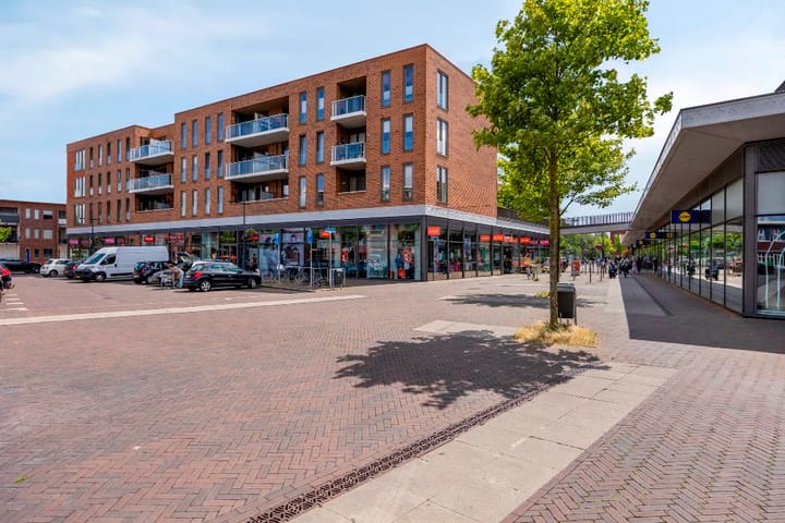 Photo 38 of Julianastraat 12