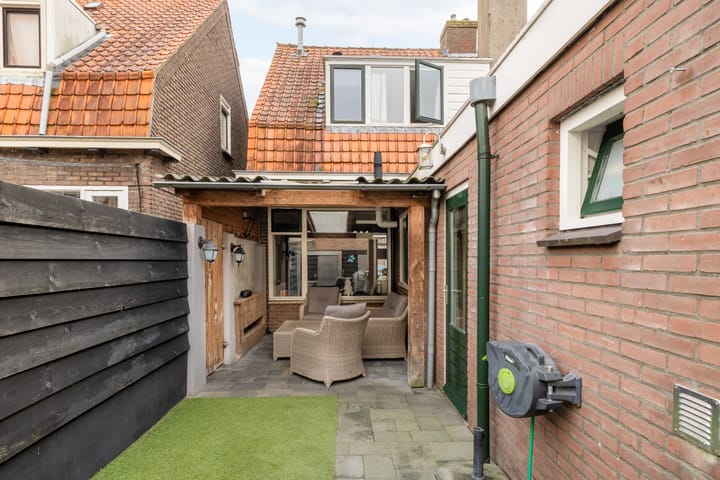 Photo 30 of Julianastraat 12