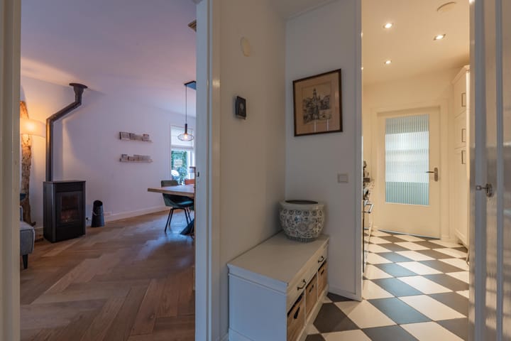 Photo 11 of Looierstraat 4