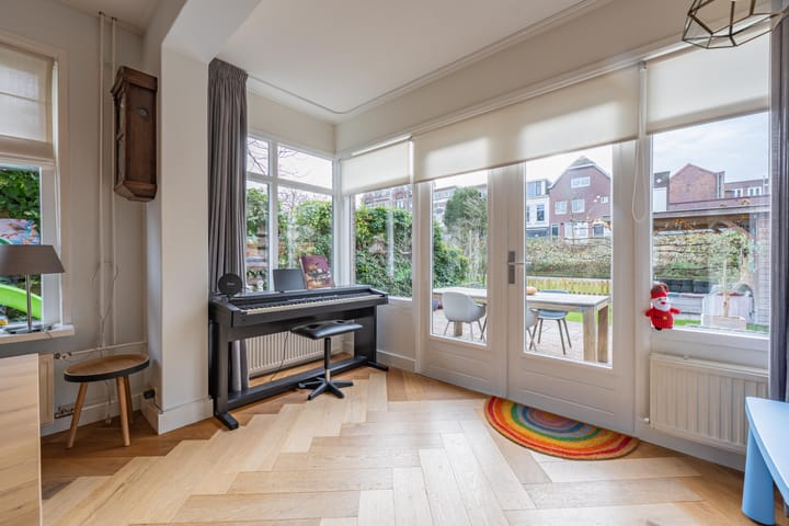 Photo 21 of Looierstraat 4