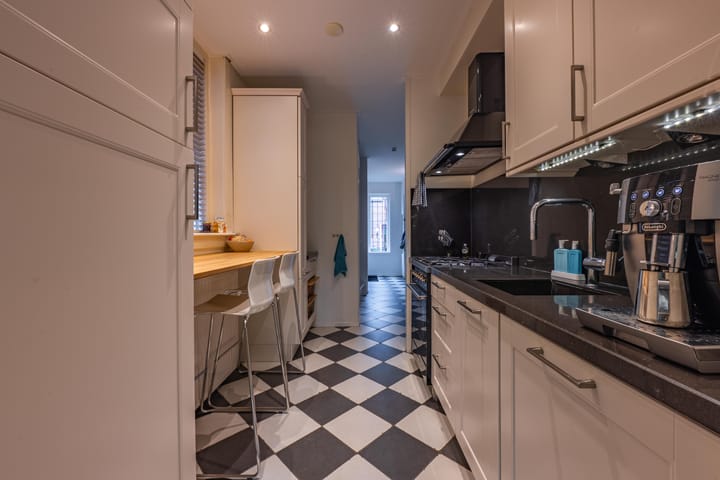 Photo 25 of Looierstraat 4