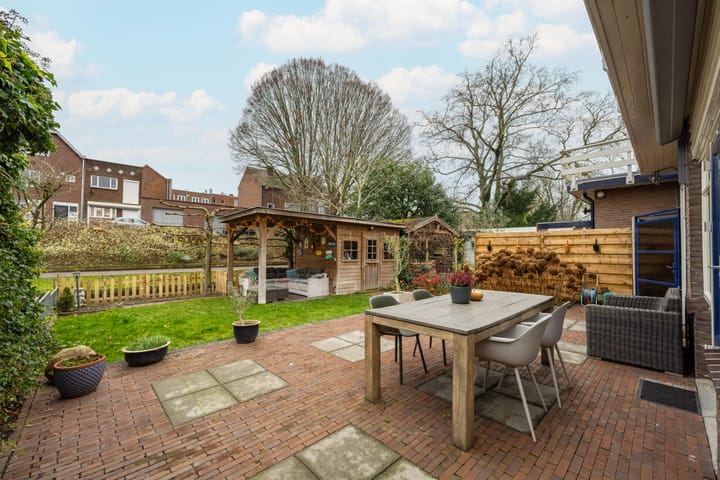 Photo 46 of Looierstraat 4