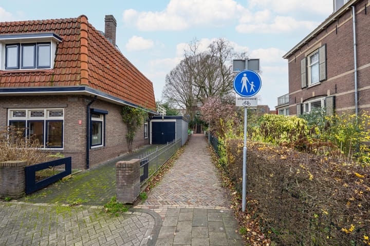 Photo 52 of Looierstraat 4