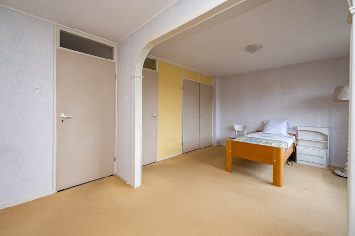 Photo 14 of Mr P J Oudlaan 32