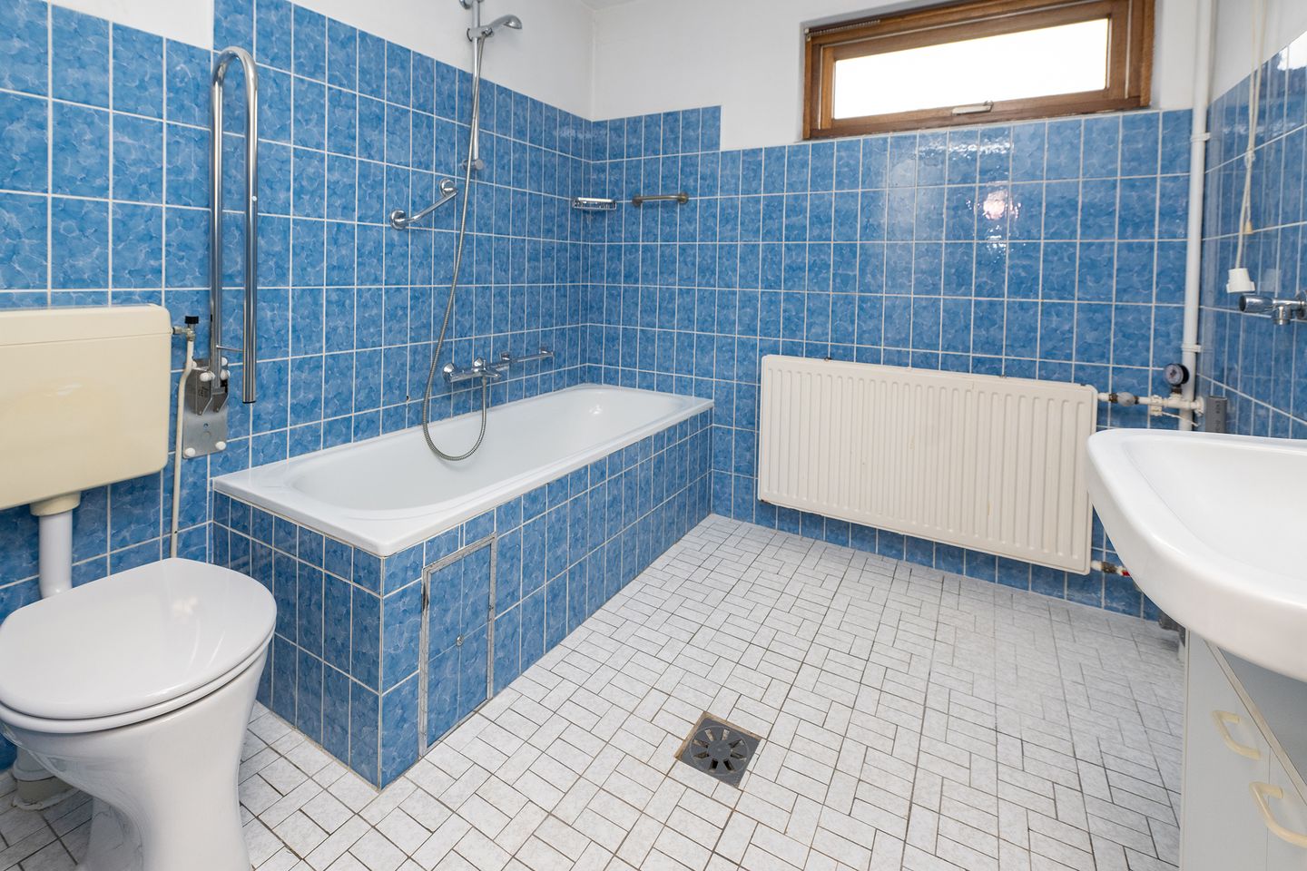 Photo 20 of Mr P J Oudlaan 32