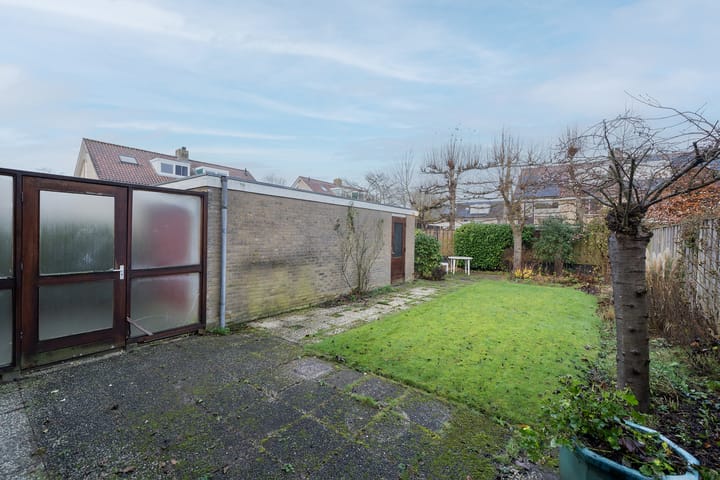 Photo 27 of Mr P J Oudlaan 32