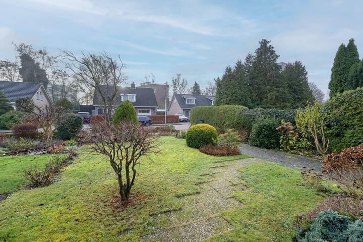 Photo 30 of Mr P J Oudlaan 32