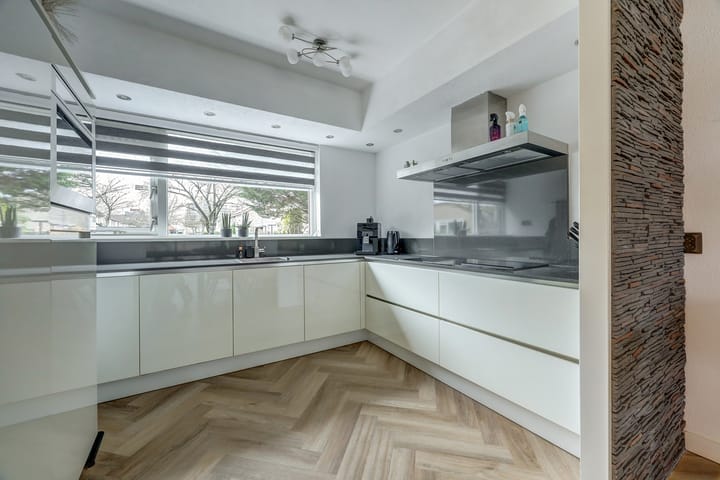 Foto 2 van Titus Brandsmapad 17