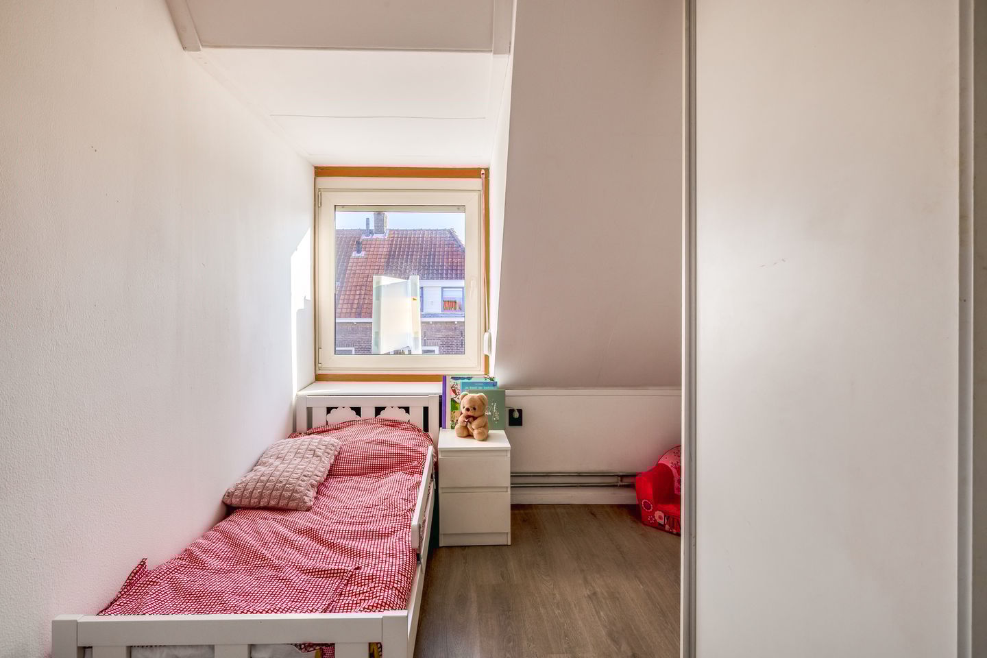 Photo 20 of Willemstraat 180