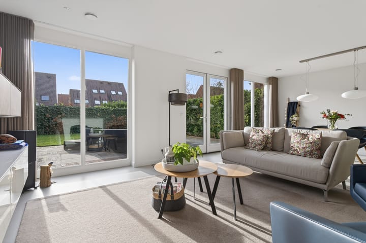 Photo 3 of Bloemenhoeve 8