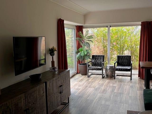 3-bedroom freehold villa in Linden — photo 5 of 5