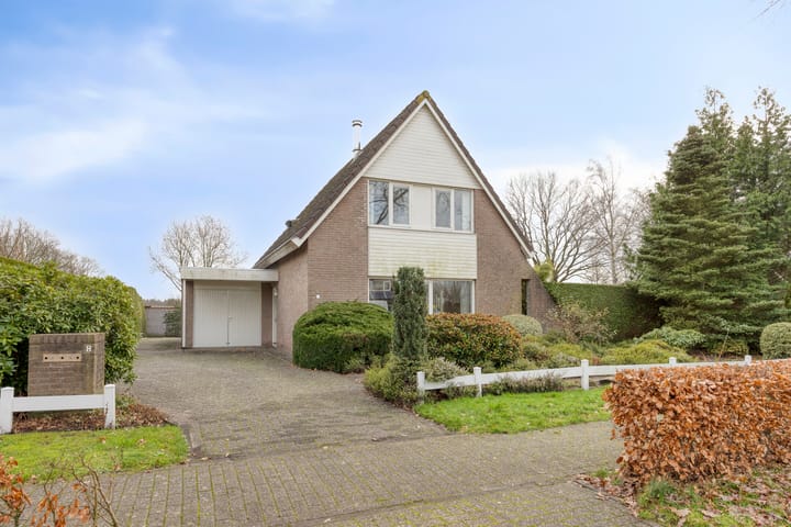 Photo 30 of P.W. Janssenlaan 8